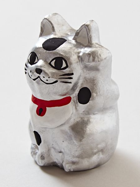 Small MANEKI NEKO - Beckoning Cat