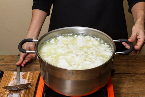 Urban Cheesecraft- How to make quick and easy mozzarella curd coagulation