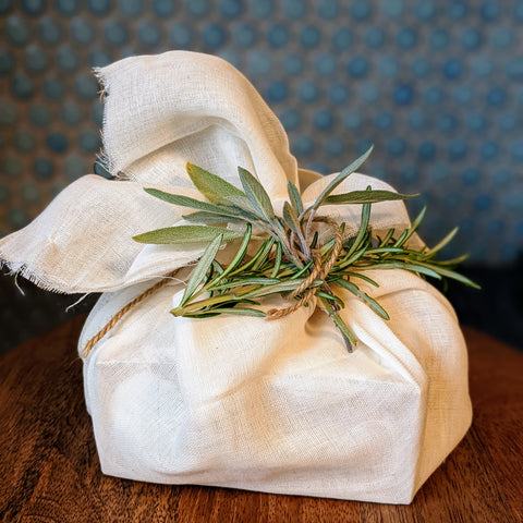 urban cheesecraft mozzarella making kit wrapped in sustainable cheesecloth and herbs resuse washable zero waste