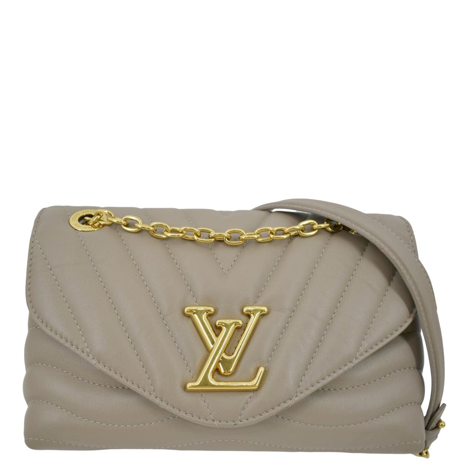 LOUIS VUITTON New Wave Multi Pochette Leather Chain Shoulder Bag Light