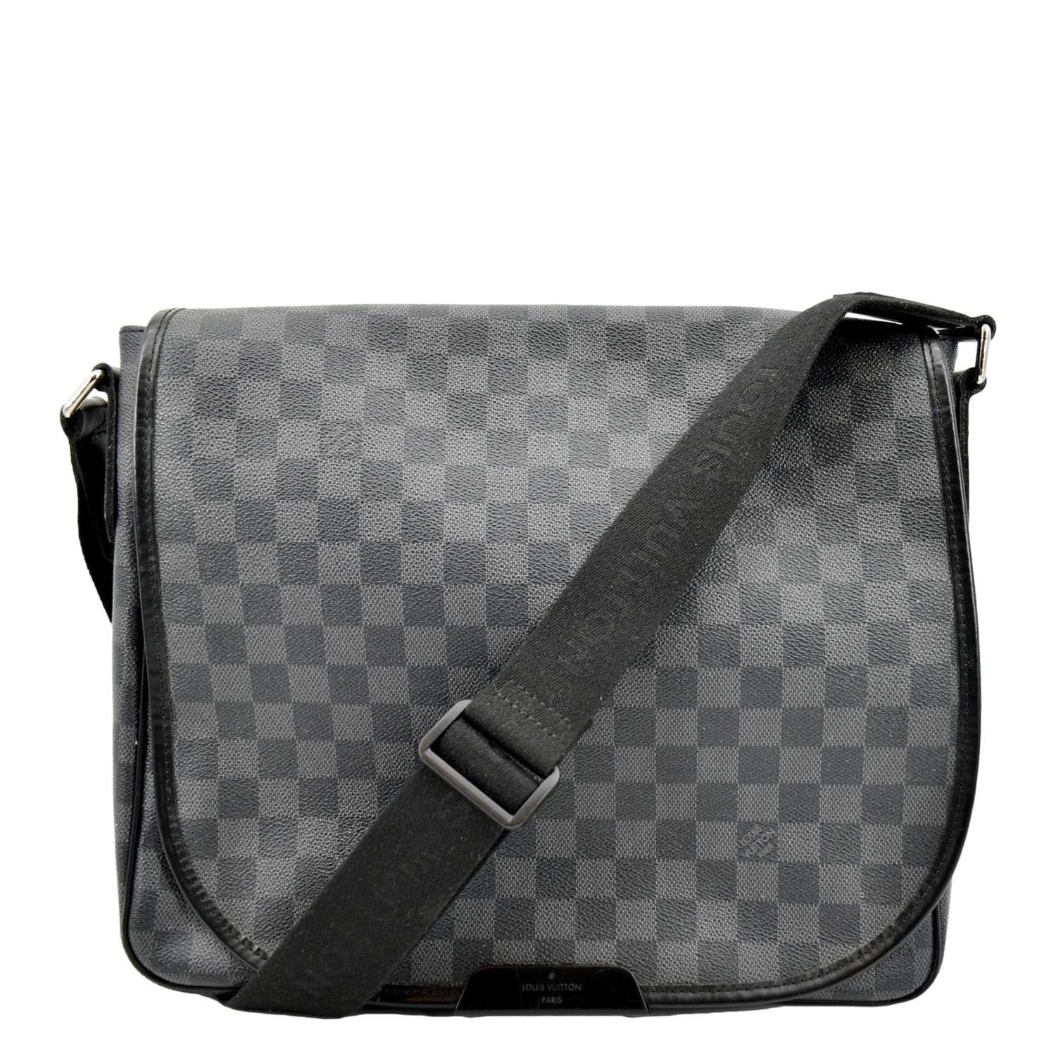 Louis Vuitton Damier Graphite Laptop Renzo Messenger Bag Louis Vuitton