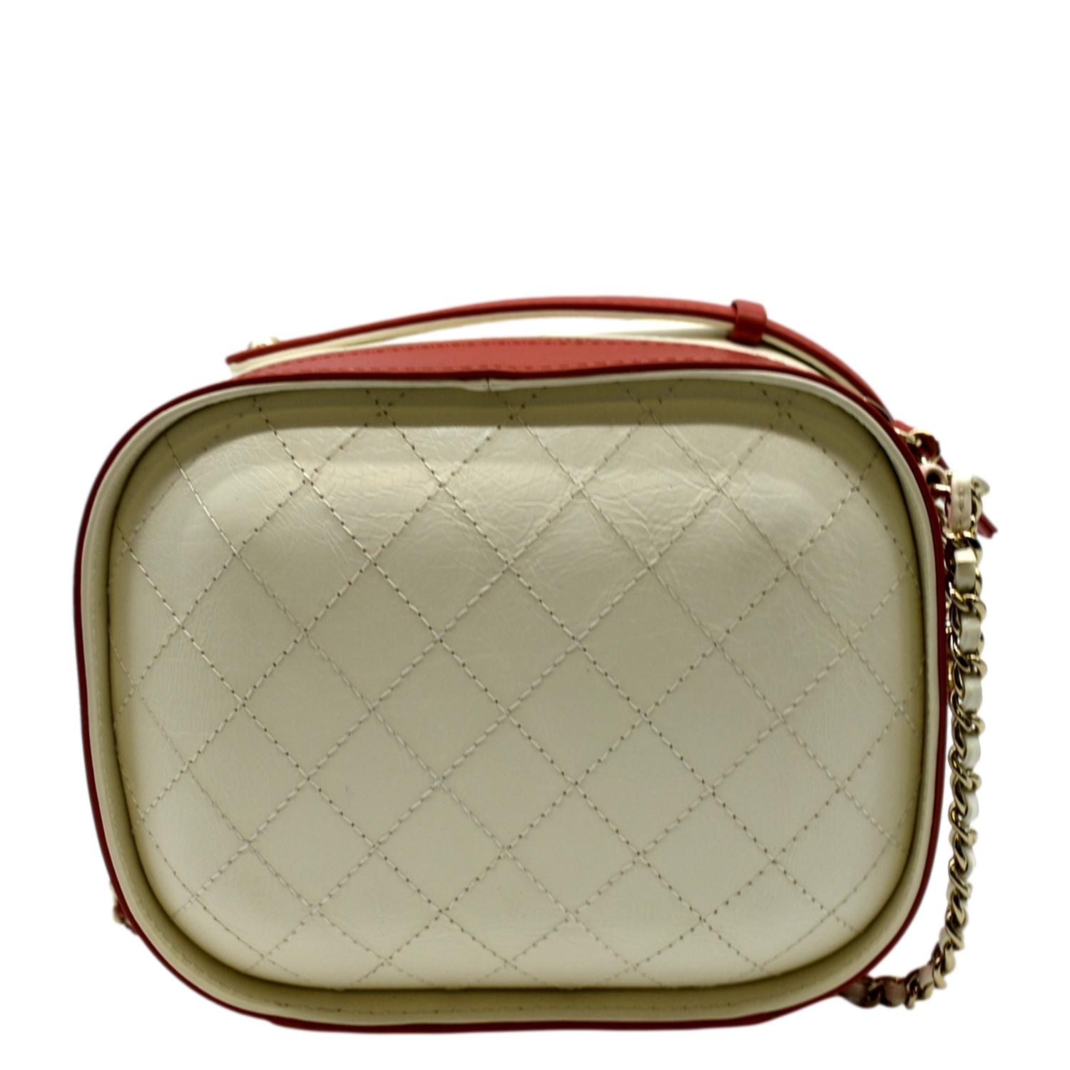 Chanel Navy White Crumpled Calfskin Vanity Case For Sale at 1stDibs