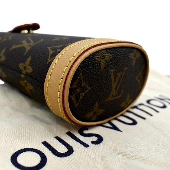 Louis Vuitton Monogram Fold Me Pouch – DAC