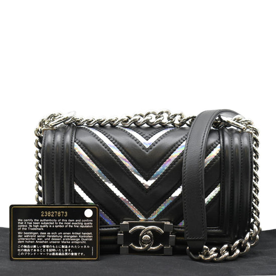 Chanel Boy Bag Chevron - 32 For Sale on 1stDibs  chanel chevron boy bag, chanel  boy chevron, chanel small chevron boy bag