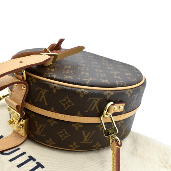Petite boîte chapeau cloth handbag Louis Vuitton Brown in Cloth - 23069479