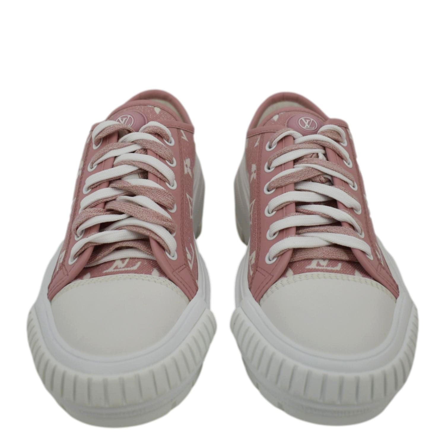 Check out these new Lv Trainer Sneakers in pink! They're stylish, comf