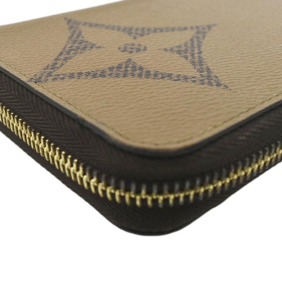 Louis Vuitton Giant Monogram Reverse Long Zippy Wallet. Made in France.  Microchip.