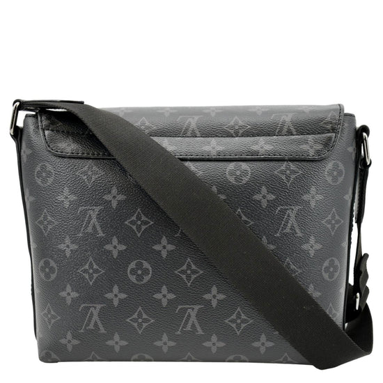 Louis Vuitton Monogram Canvas Eclipse District PM Messenger Bag (SHF-2 –  LuxeDH