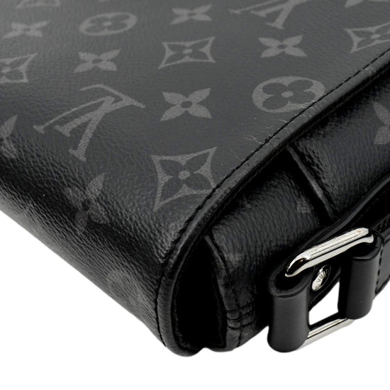 Louis Vuitton Monogram Eclipse District MM - Black Messenger Bags, Bags -  LOU730048