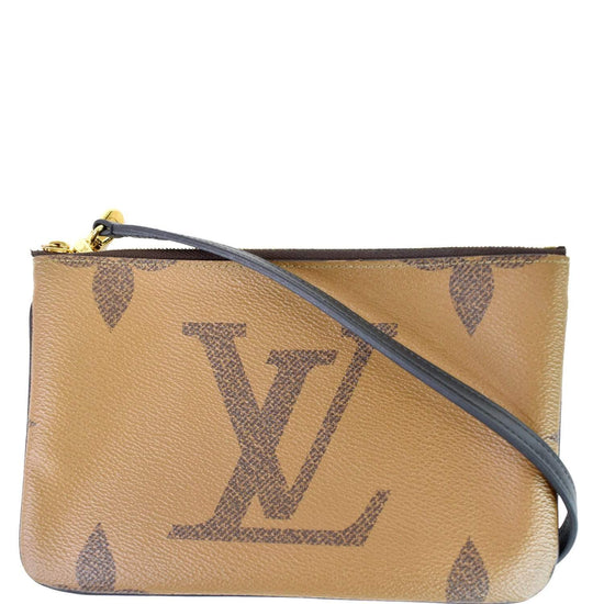 Louis Vuitton Giant Monogram Double Zip Pochette (SHF-22310) – LuxeDH