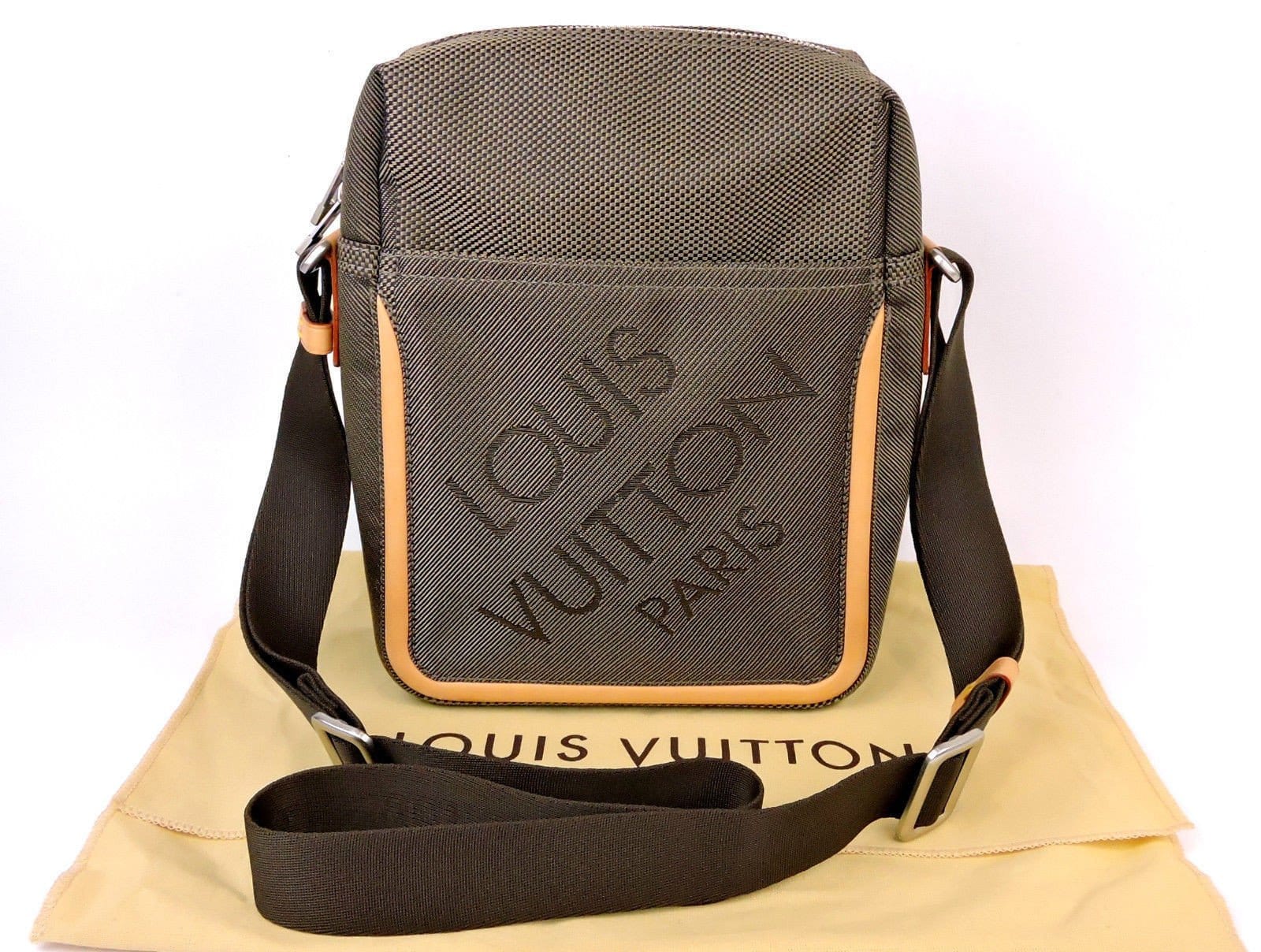 Louis Vuitton Terre Damier Geant Canvas Mini Citadin Messenger Bag at  1stDibs  louis vuitton damier geant messenger bag, louis vuitton terre  damier geant canvas messenger bag, citadin pm messenger bag