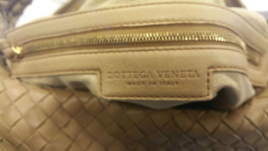 BOTTEGA VENETA Espresso Intrecciato Nappa Medium Veneta Hobo Bag - Sal