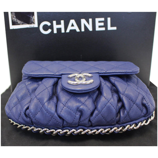 Crossbody bag Chanel Navy in Suede - 32535324