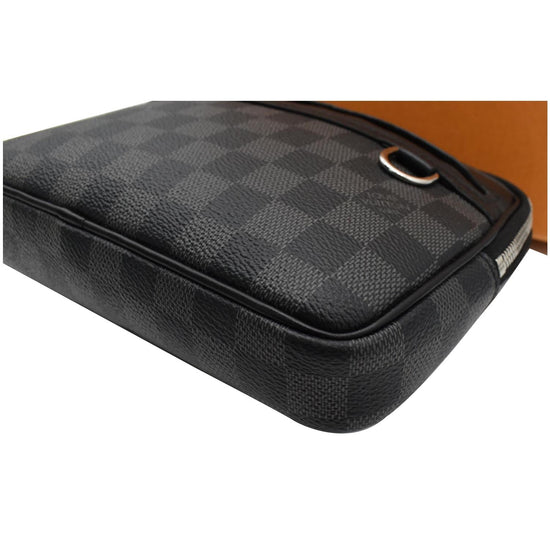 Louis Vuitton LV Men Scott Messenger Damier Graphite N50018 Shoulder Bag -  LULUX