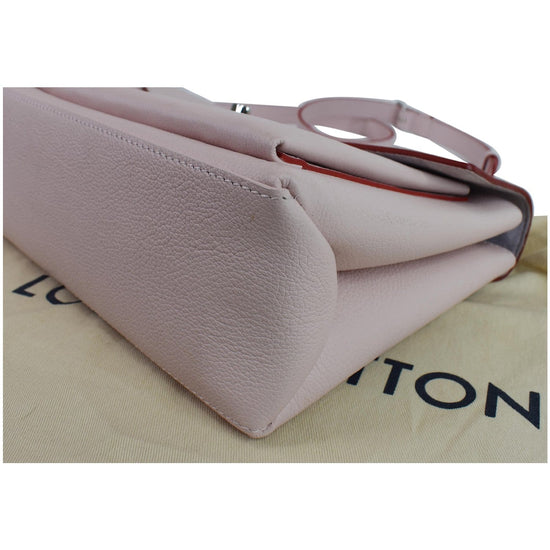 Lockme leather crossbody bag Louis Vuitton Pink in Leather - 25038106