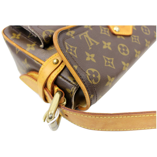 LOUIS VUITTON Monogram Canvas Hudson PM Shoulder Bag E4146