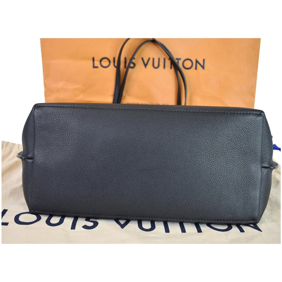 Louis Vuitton Pebbled Calfskin LockMe Shopper - Black Totes, Handbags -  LOU795691