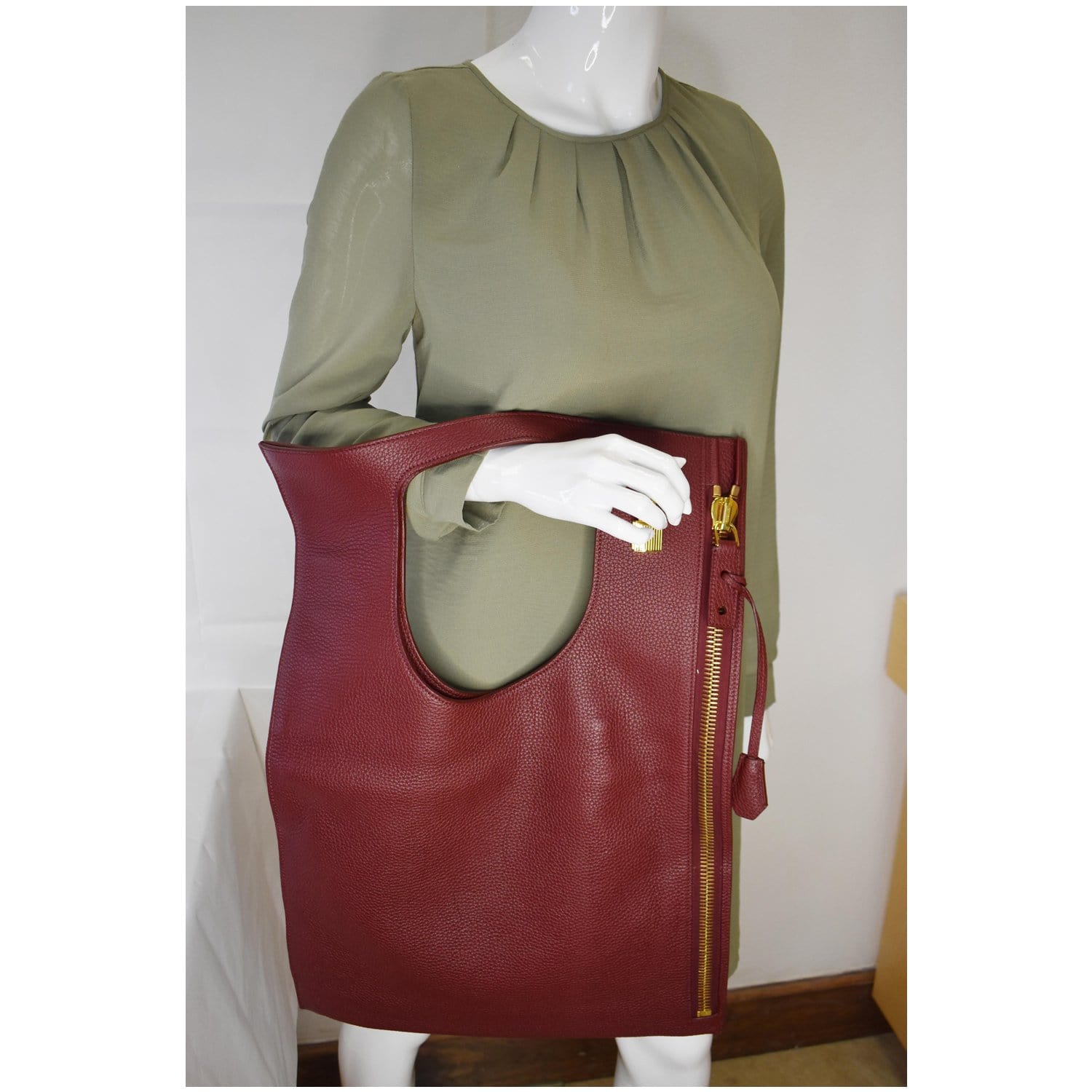 TOM FORD Alix Padlock Zip Fold-over Leather Shoulder Bag Red - 15% OFF