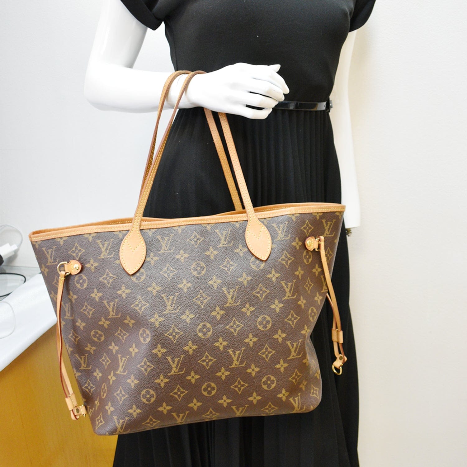 Neverfull GM Monogram  Women  Handbags  LOUIS VUITTON 