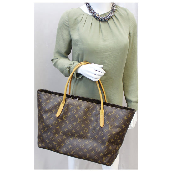 Raspail cloth handbag Louis Vuitton Beige in Cloth - 28907991