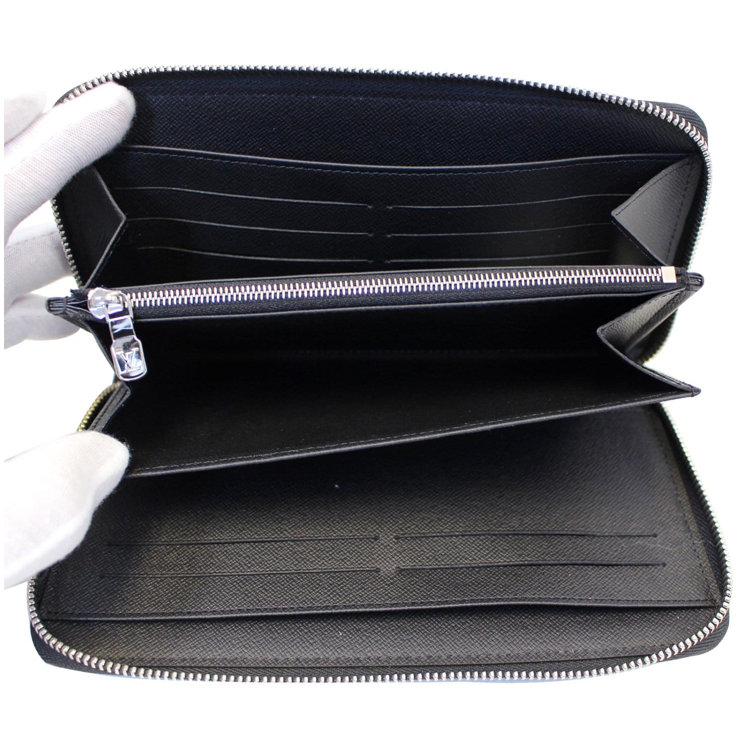 Louis Vuitton Zippy Wallet Organizer Taiga Leather Black