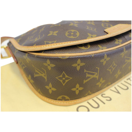 Menilmontant leather crossbody bag Louis Vuitton Brown in Leather - 17626048