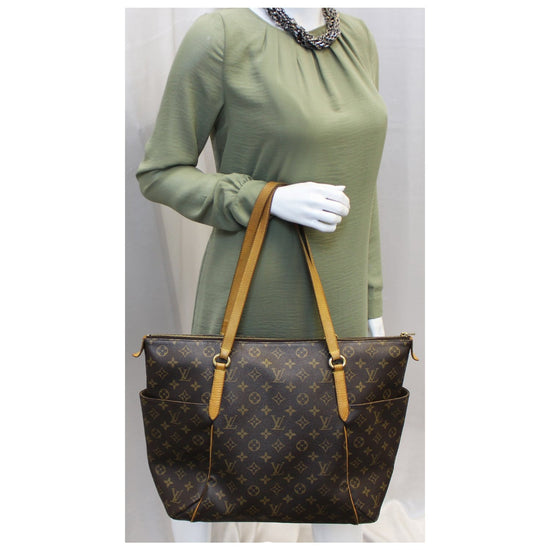 Louis Vuitton Brown Monogram Totally GM Leather Cloth ref.578921 - Joli  Closet