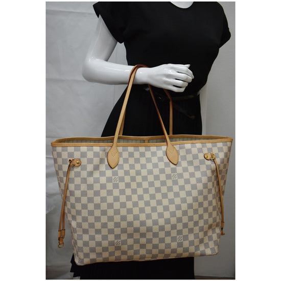 ViaAnabel - 🤍Louis Vuitton Damier Azur Totally GM Bag ▪️This stylish tote  is finely crafted of Louis Vuitton signature damier canvas in azure blue in  the largest size. ▪️The bag feature vachetta