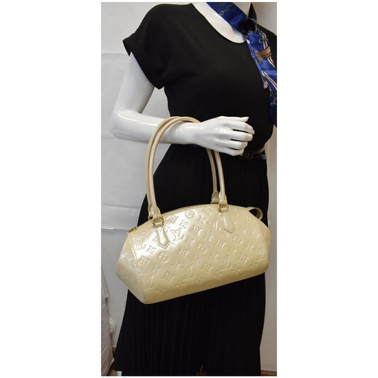 Louis Vuitton Louis Vuitton Sherwood Pm In Beige Blanc Corail Vernis Patent  Leather on SALE