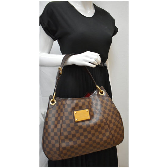 Galliera leather handbag Louis Vuitton Beige in Leather - 20886469