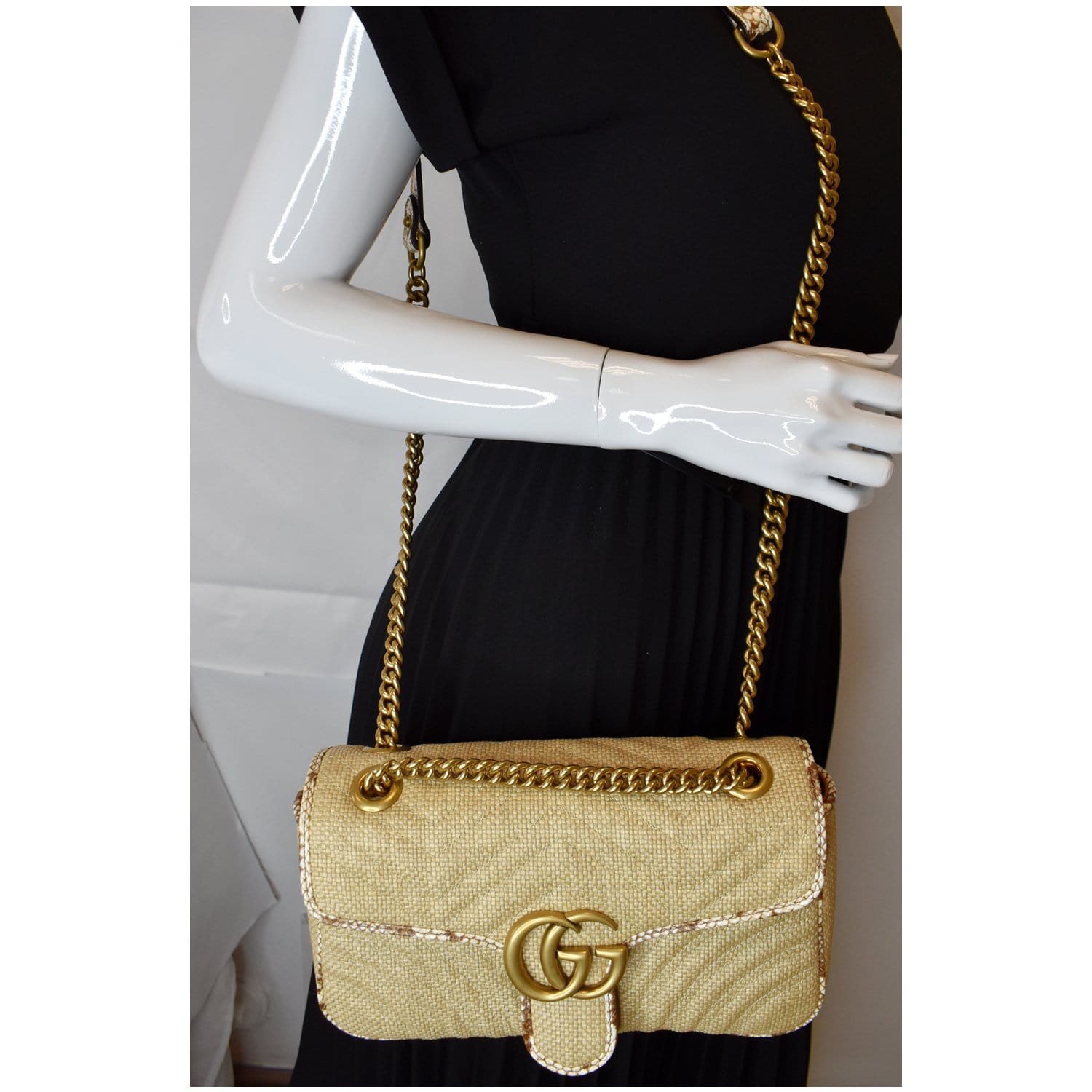 gucci marmont raffia bag