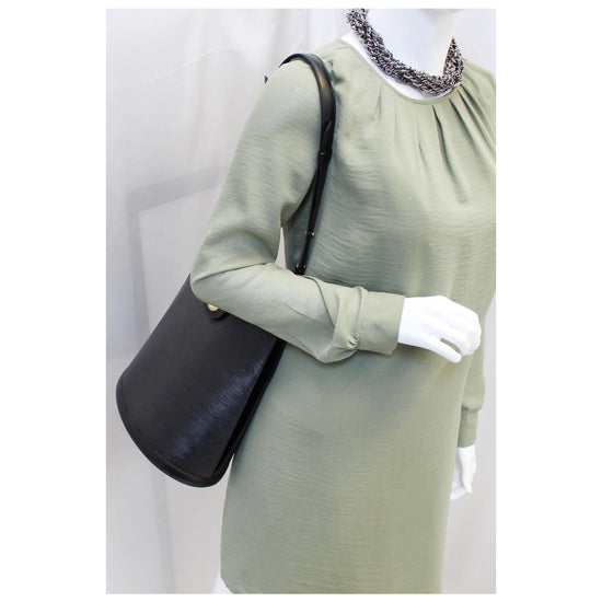 Black Louis Vuitton Epi Cluny Shoulder Bag – Designer Revival