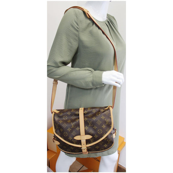 Saumur bag Louis Vuitton Brown in Cotton - 32273628