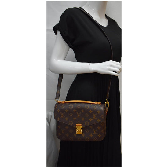 Metis leather crossbody bag Louis Vuitton Brown in Leather - 29751210