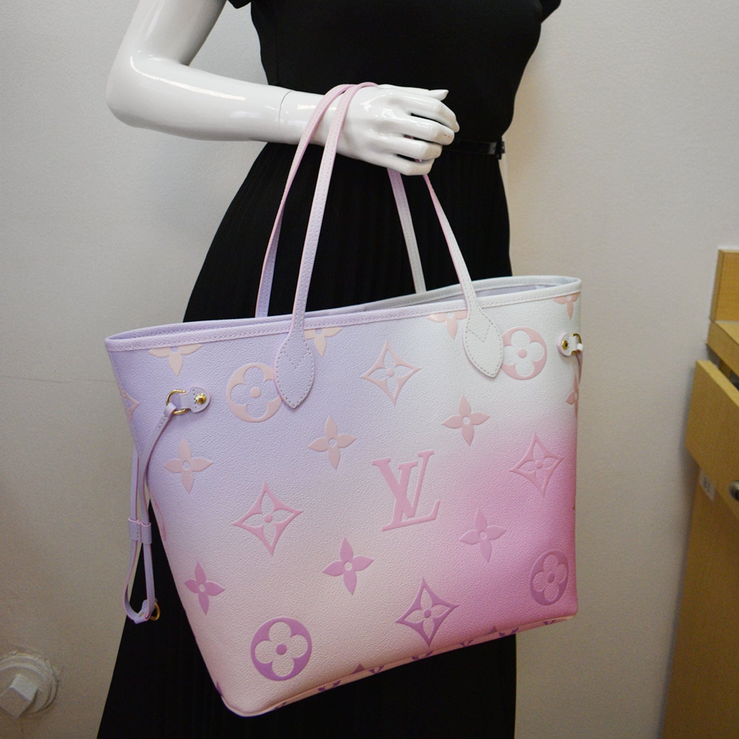 Louis Vuitton Spring In The City Sunrise Pastel Neverfull MM Set - A World  Of Goods For You, LLC