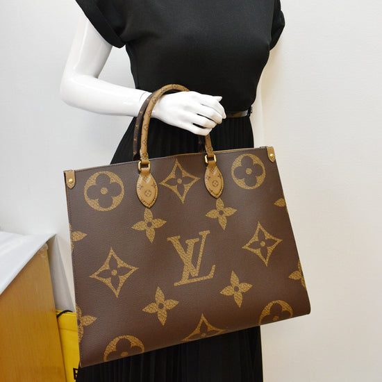 LOUIS VUITTON Onthego GM Giant Monogram Canvas Tote Shoulder Bag Khaki