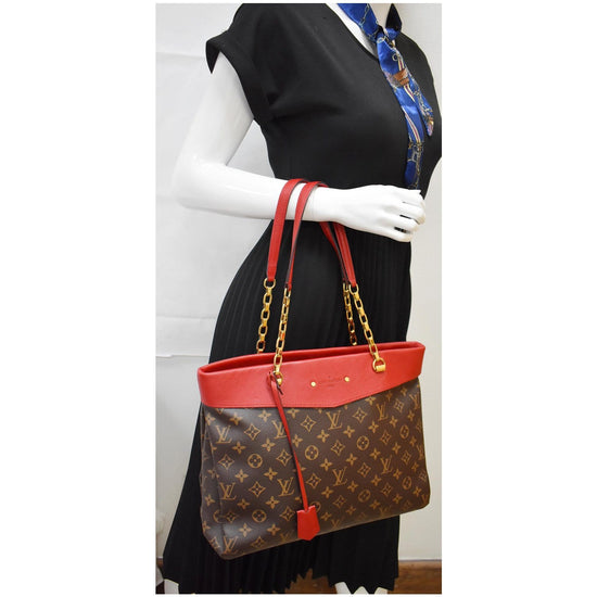 Louis Vuitton Monogram Pallas Chain Bag Brown Cloth ref.584852 - Joli Closet