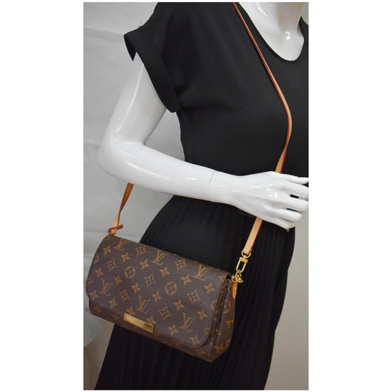 Louis Vuitton Favorite MM Monogram Chain Clutch Crossbody (SA0145