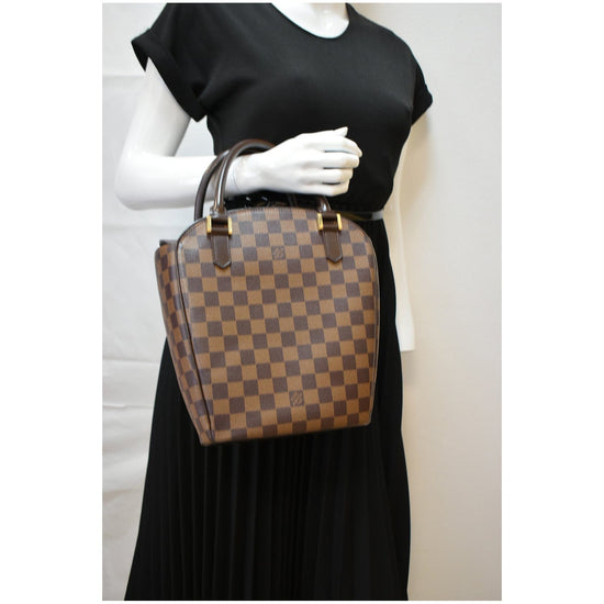 Lot 705: Louis Vuitton Shoe Bag