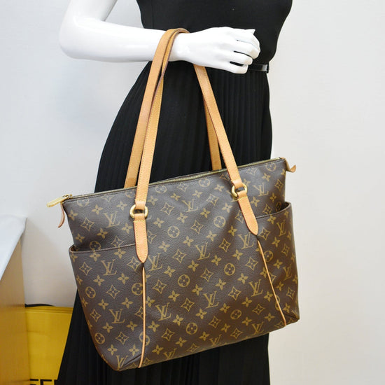 Louis Vuitton Brown Monogram Totally MM Cloth ref.895485 - Joli Closet