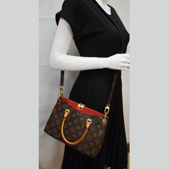 Pallas leather crossbody bag Louis Vuitton Brown in Leather - 35598174