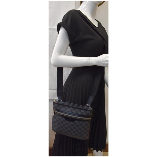 Louis Vuitton Damier Graphite Thomas Shoulder Bag Crossbody Men N58028  A2304
