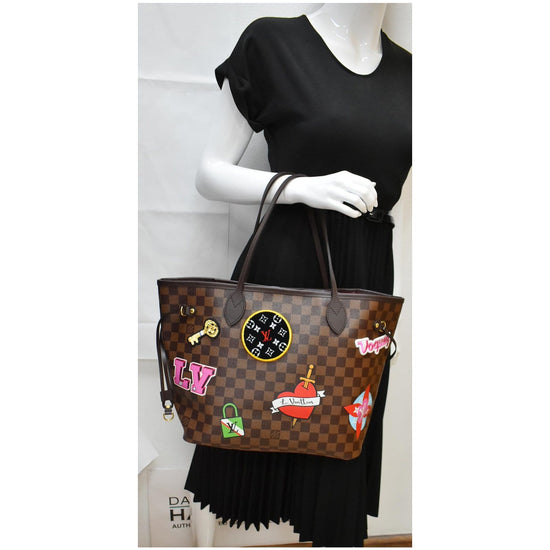 Louis Vuitton Monogram Canvas Patches Neverfull MM Tote (SHF-VCZIdY) –  LuxeDH