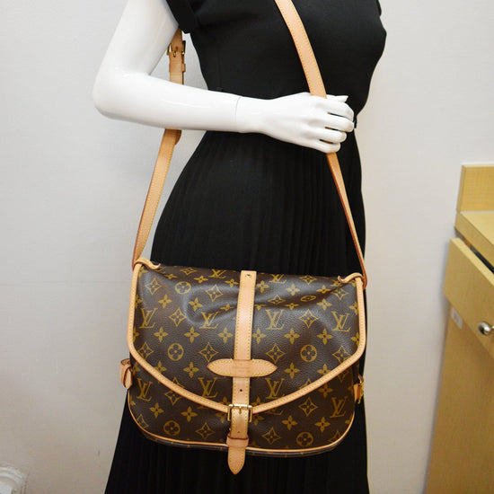 Authentic LOUIS VUITTON Saumur 30 Monogram Crossbody Shoulder Bag 