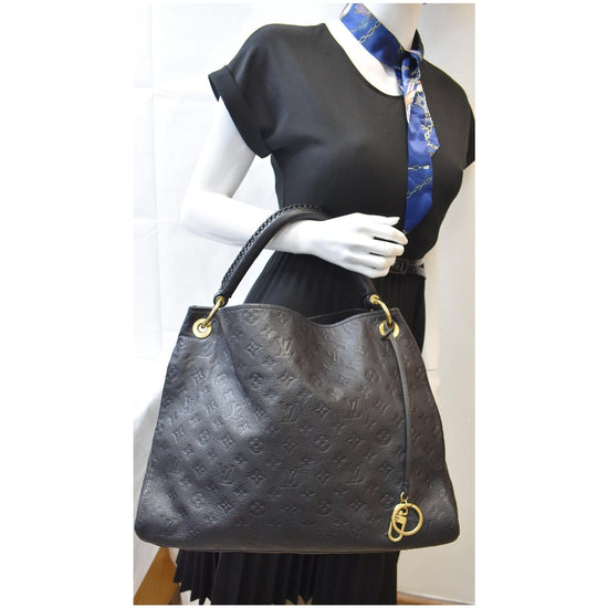 Artsy leather handbag Louis Vuitton Black in Leather - 29539649