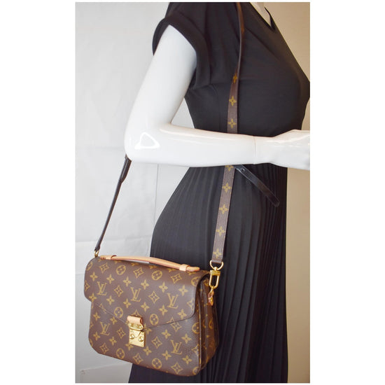 Metis crossbody bag Louis Vuitton Brown in Cotton - 35320129