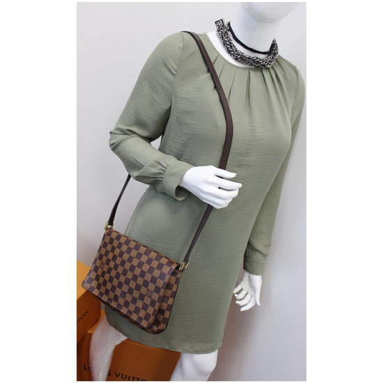 Musette tango cloth crossbody bag Louis Vuitton Brown in Cloth - 16937187