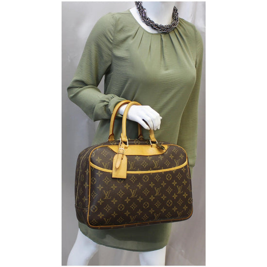 Deauville cloth handbag Louis Vuitton Brown in Cloth - 27477643