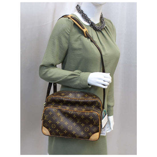 Louis Vuitton Vintage Monogram Canvas Crossbody Bag Nile GM