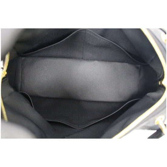 What's in my bag - Louis Vuitton Monogram Empreinte Ponthieu PM Black! Plus  Handbag Review! 